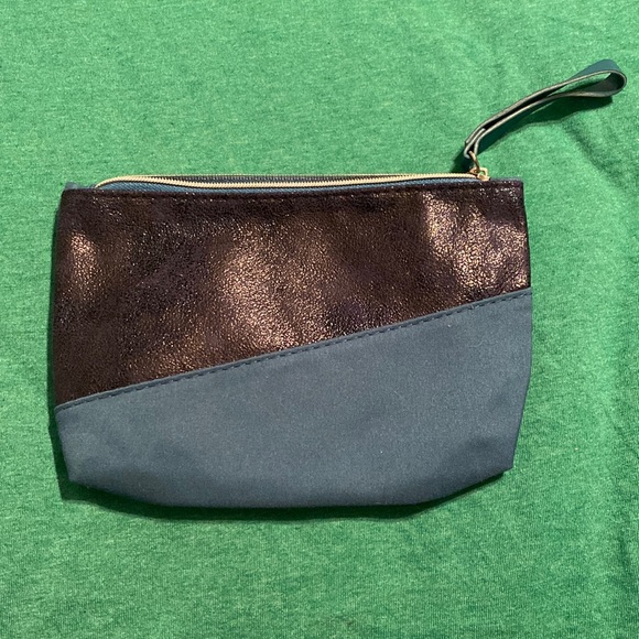 Make up bag - Picture 1 of 3